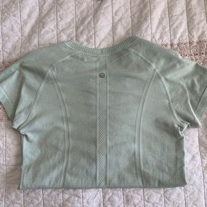 Lululemon swiftly tech short sleeve size 6